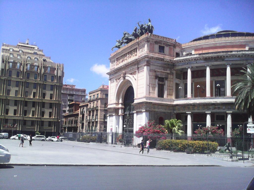 Palermo Centrale 외부 사진